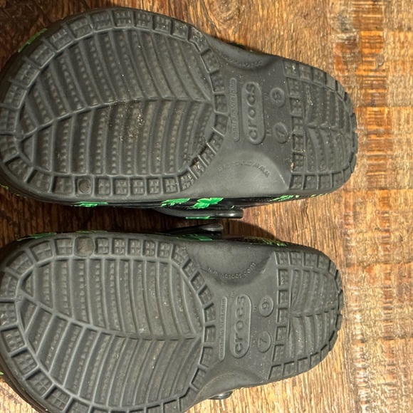 Crocs!Crocs! Crocs! leaf - Picture 3 of 4